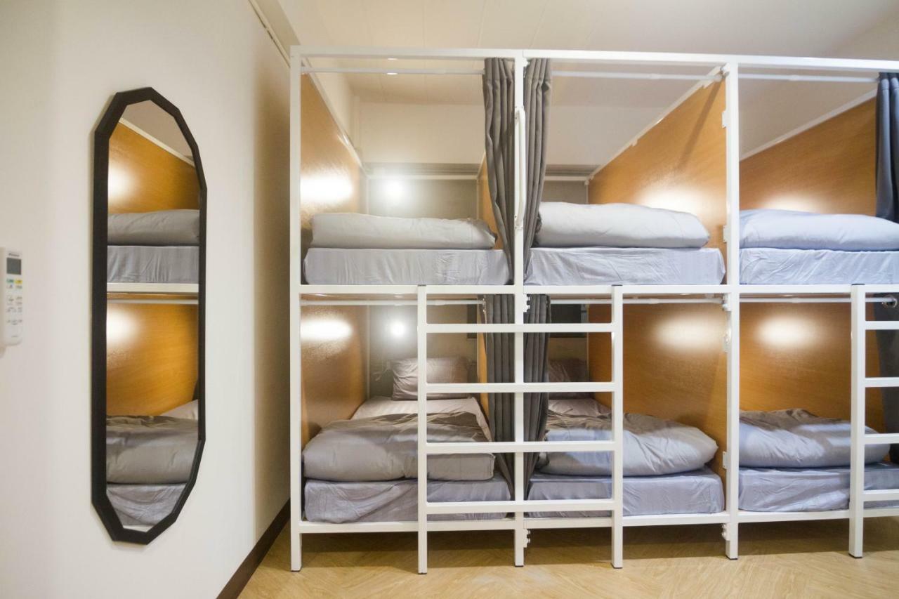 Grey Sheep Hostel Bangkok Esterno foto