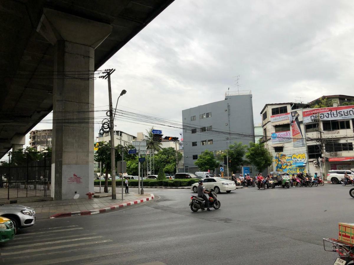 Grey Sheep Hostel Bangkok Esterno foto