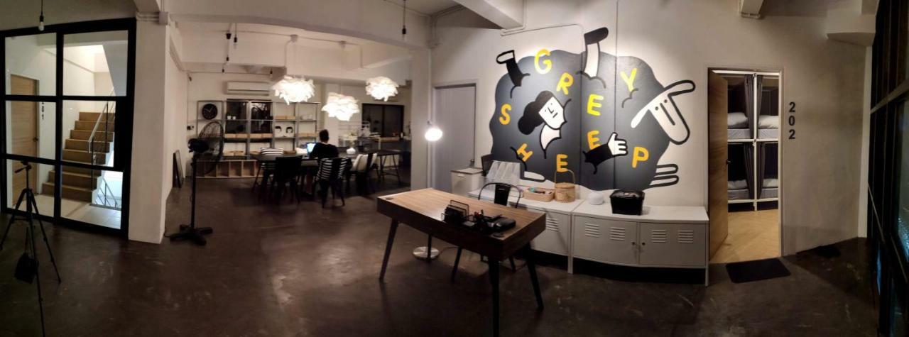 Grey Sheep Hostel Bangkok Esterno foto