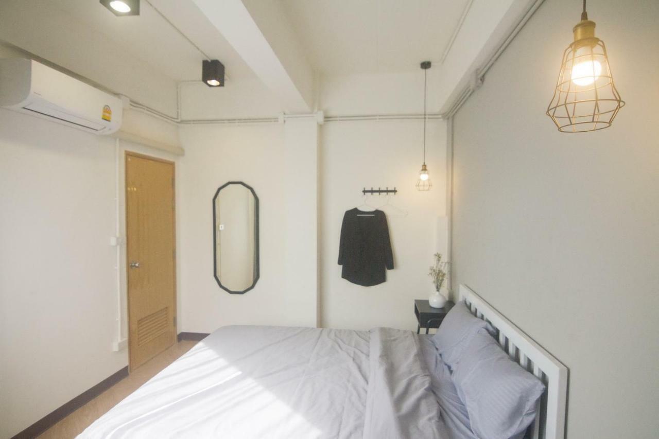 Grey Sheep Hostel Bangkok Esterno foto